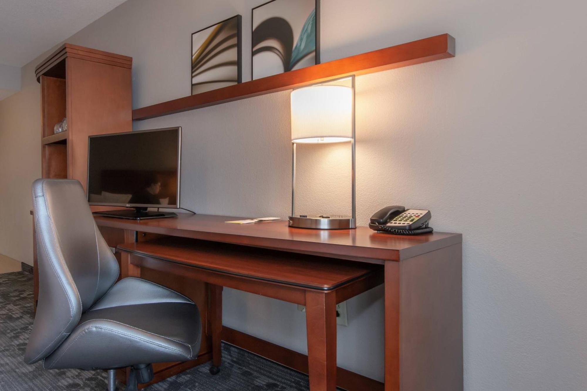 Courtyard By Marriott Charlotte Lake Norman Huntersville Bagian luar foto